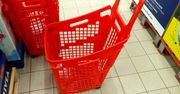 Koszyki w Biedronce mają praktyczną funkcję. Niewiele osób o niej wie