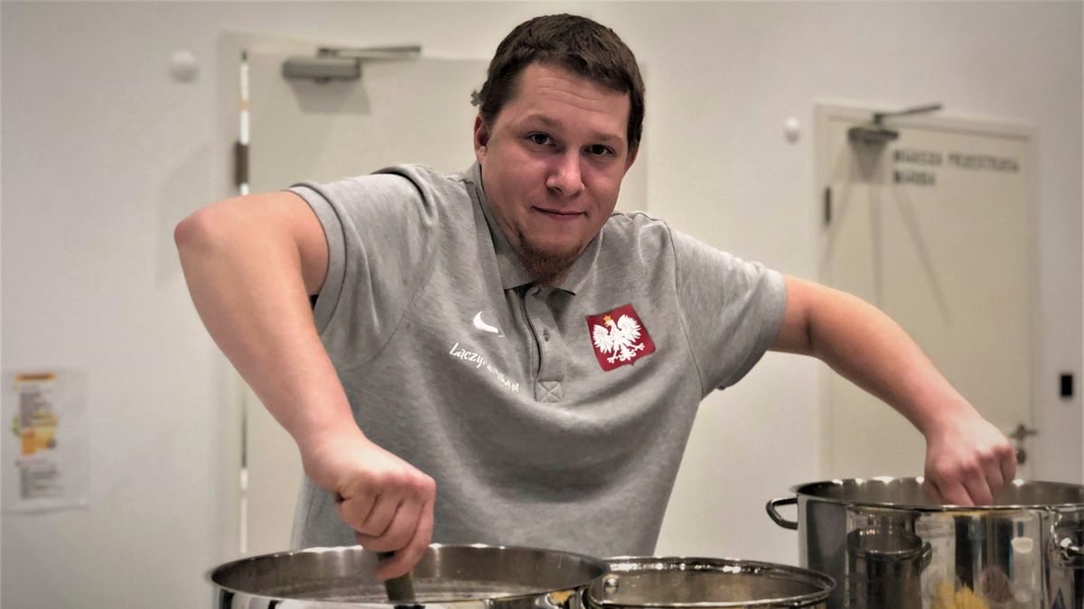 Sebastian Adamczyk sam był bezdomny. Dziś pomaga innym. Nie ma nawet 30 lat