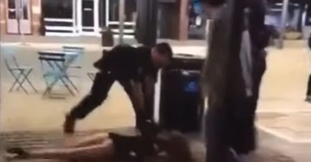 Policjant rozprawił się z pijaną 22-latką. Internauci są oburzeni