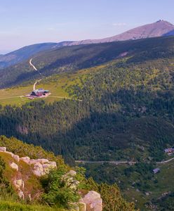 Karkonosze i Góry Izerskie. Infrastruktura turystyczna i narciarska niszczy Sudety