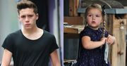 Brooklyn Beckham niesie wtuloną w niego młodszą siostrę Harper!