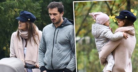 Paulina Krupińska nie przejmuje się chłodem. Wraz z partnerem zabrała dzieci do zoo!