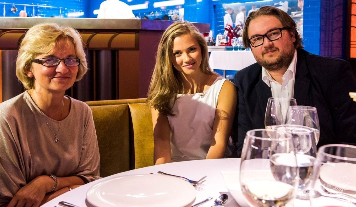Agnieszka Kaczorowska z mamą i bratem w "Hell's Kitchen"