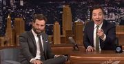 Jamie Dornan w show Jimmy'ego Fallona robi coś bardzo dziwnego...[wideo]