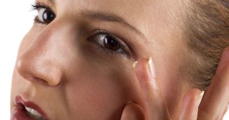 Jak działa retinol? Zastosowanie retinolu w kosmetyce