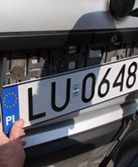 Czy wolno przykręcać tablice rejestracyjne?