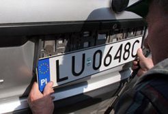 Czy wolno przykręcać tablice rejestracyjne?