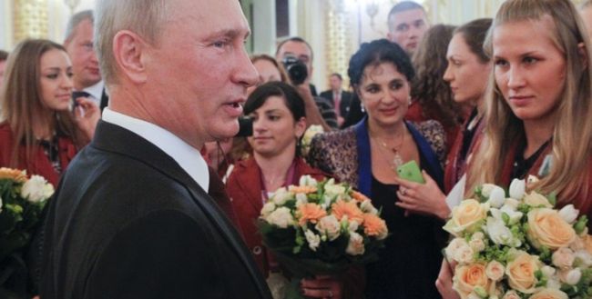 Putin a seks grupowy