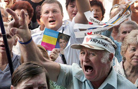 Blokady i przepychanki pod ukraińskim parlamentem