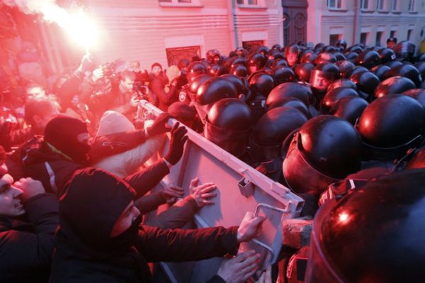 Ukraina: milicja żąda od demonstrantów opuszczenia budynków rządowych