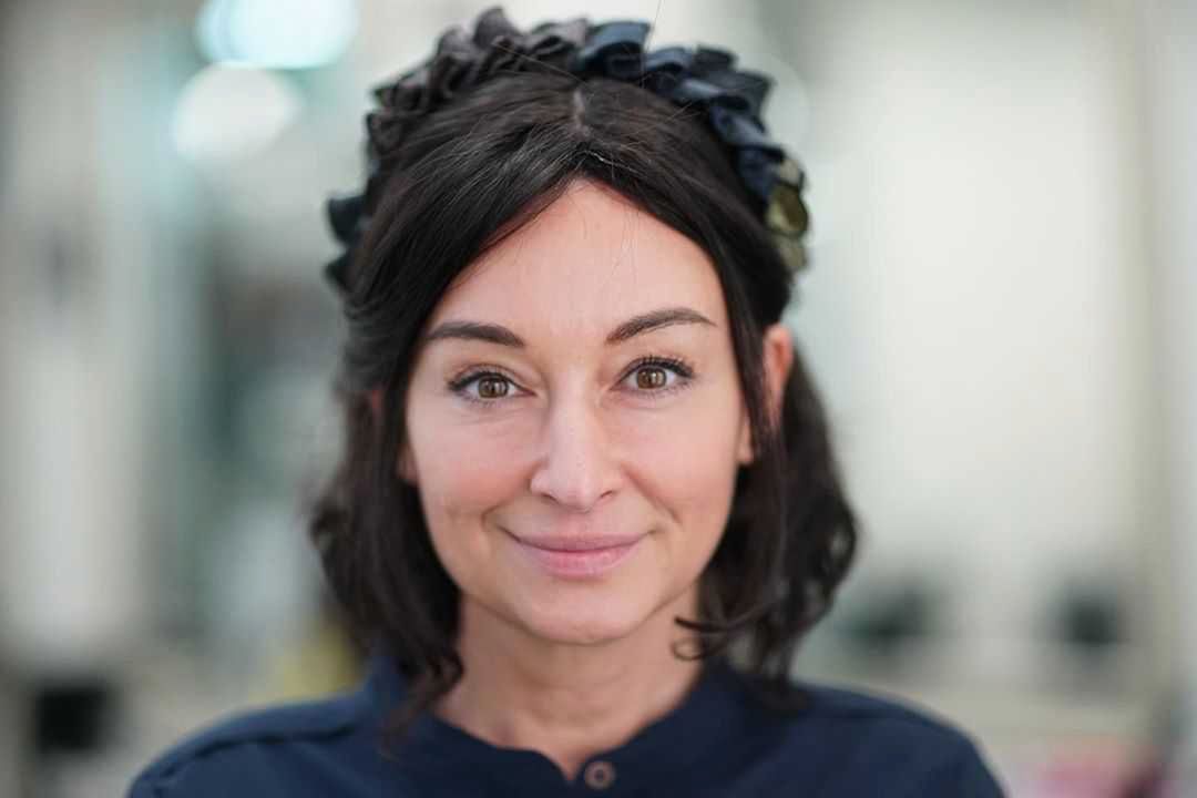 Martyna Wojciechowska w czarnych włosach