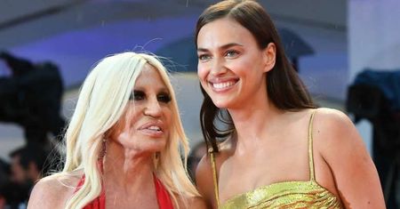 Zjawiskowa Irina Shayk w objęciach 63-letniej Donatelli Versace! To było prawdziwe show na czerwonym dywanie w Wenecji!