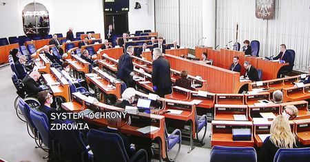 Tarcza antykryzysowa. 33 poprawki senackiej komisji