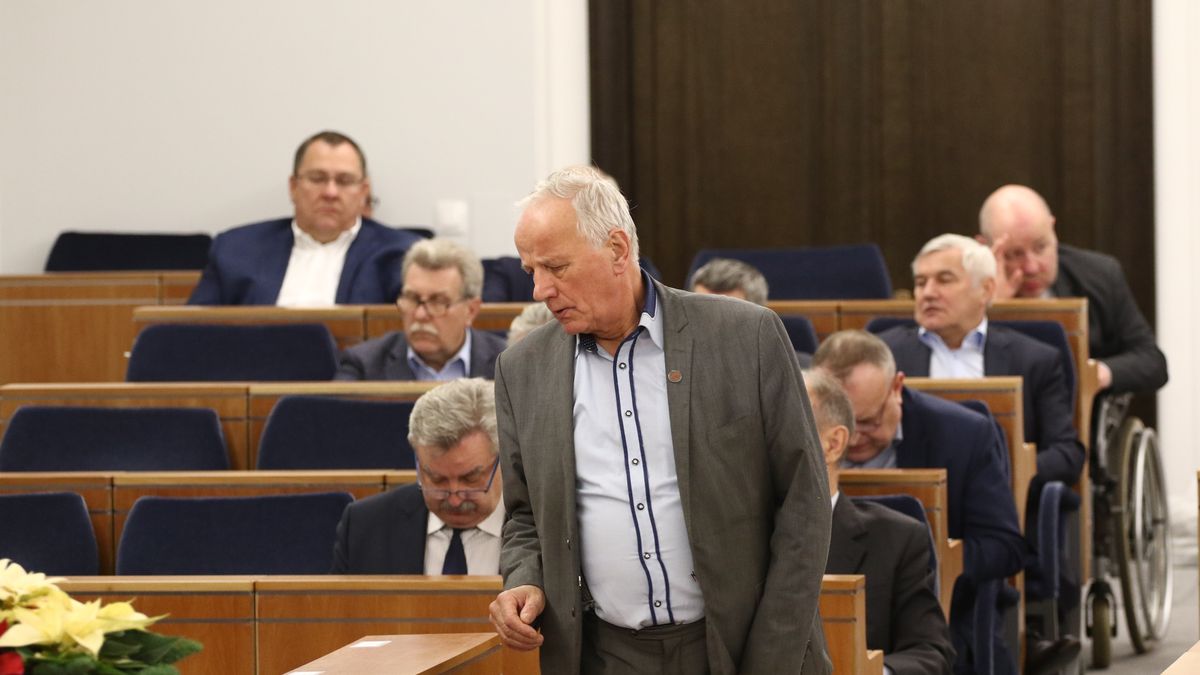 Senatorowie odpytywali prezydenckich ministrów o KRS i SN