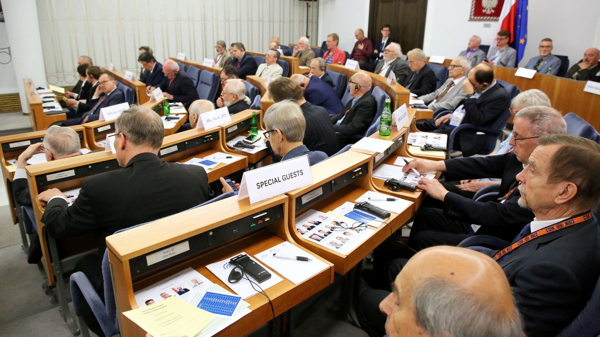 Politycy będą musieli ujawniać nie tylko majątek swój, ale także swoich rodzin