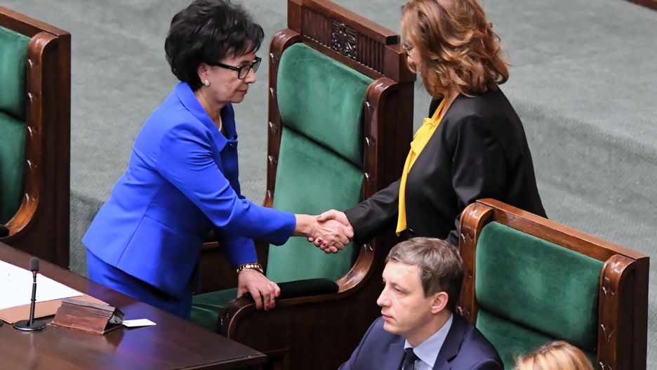 Elżbieta Witek z PiS i Małgorzata Kidawa-Błońska w Sejmie.