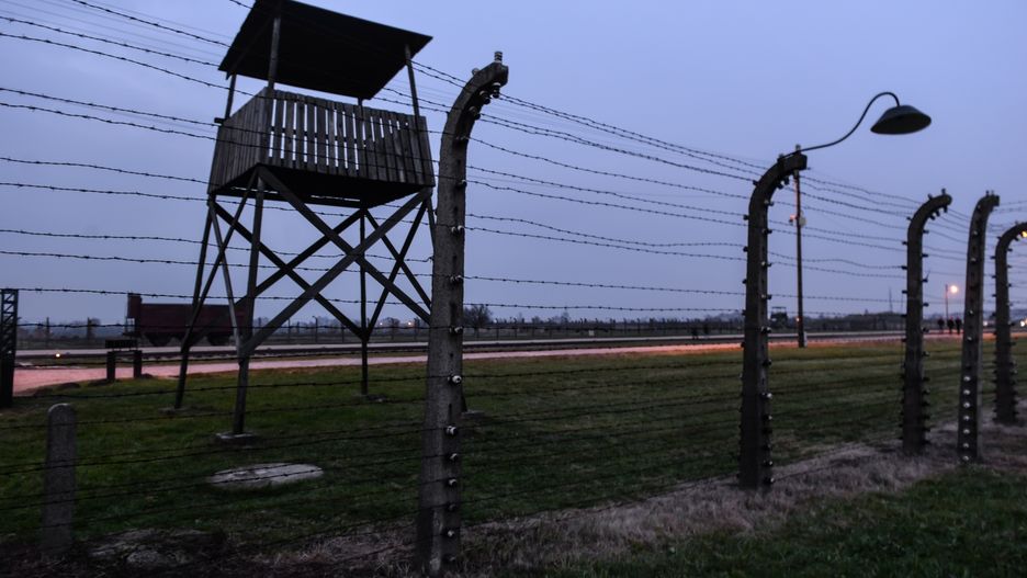 Prokurator domaga się kary więzienia dla Belgów którzy przywłaszczyli sobie urządzenia znalezione za ogrodzeniem miejsca pamięci.