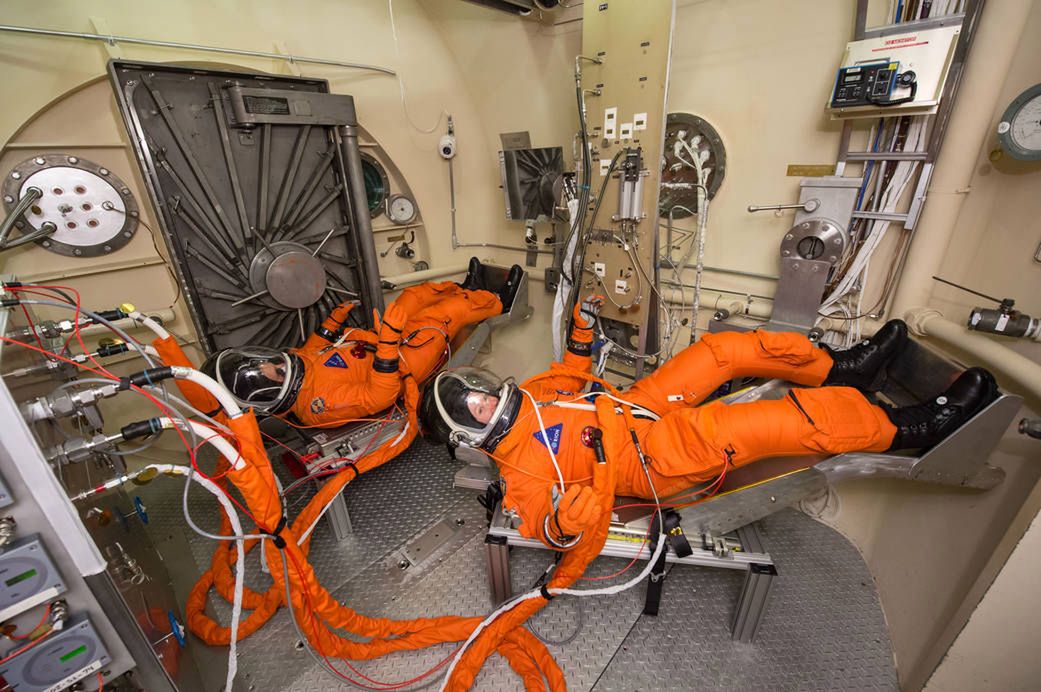 Ile zarabiają astronauci w NASA? Nie dziwne, że są skłonni do ryzyka