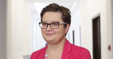 Najnowszy sondaż CBOS. Nowoczesna poza Sejmem