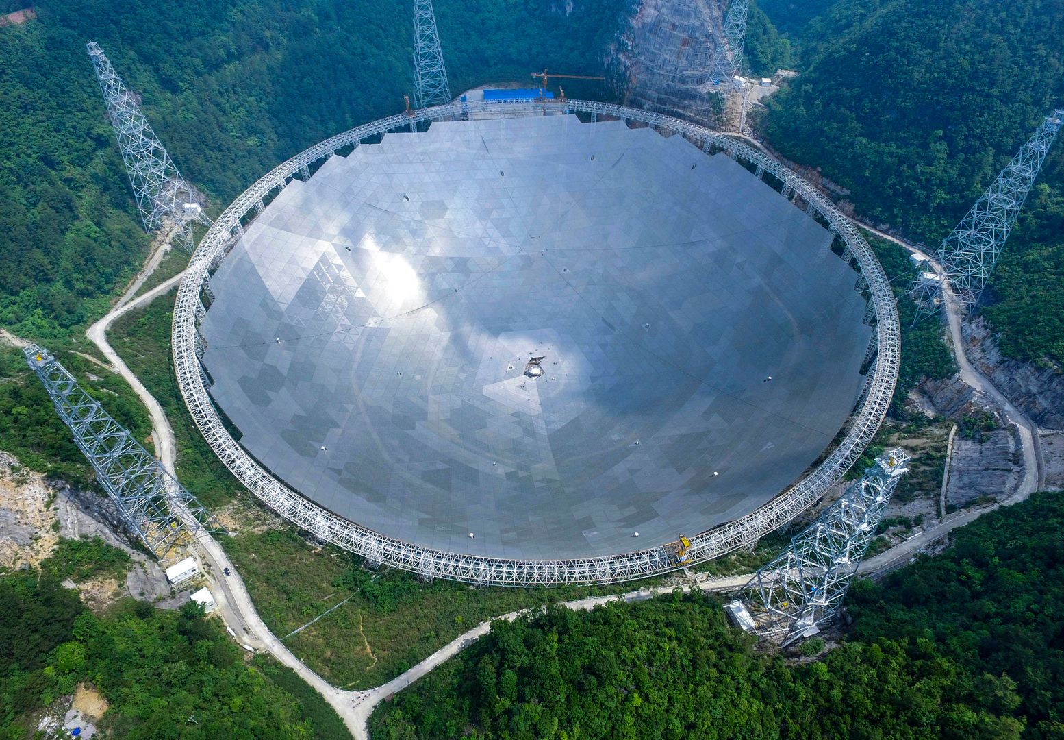Największy radioteleskop na świecie bliski ukończenia
