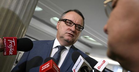 PO ma problem z wykluczonymi politykami. W klubie mówi się o naciskach