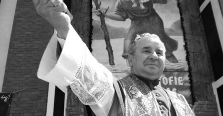 Gerard Bernacki nie żyje. Duchowny miał 77 lat