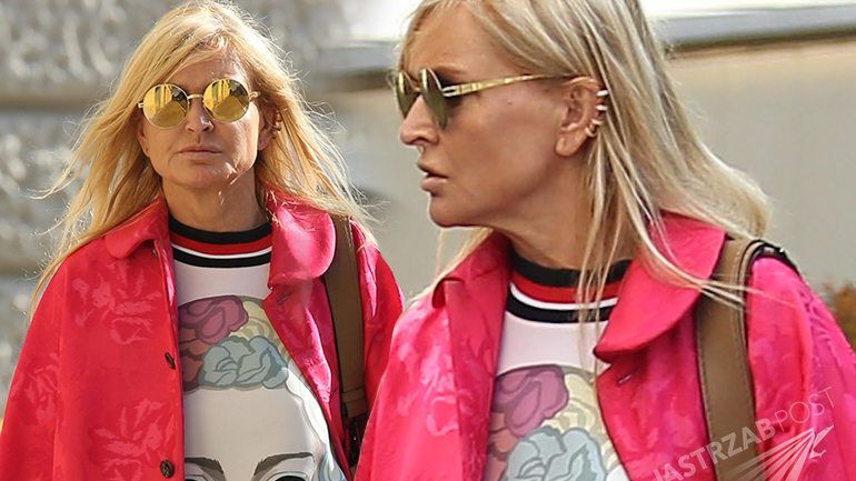 Monika Olejnik w koturnach w kwiatki na zakupach. Paparazzi