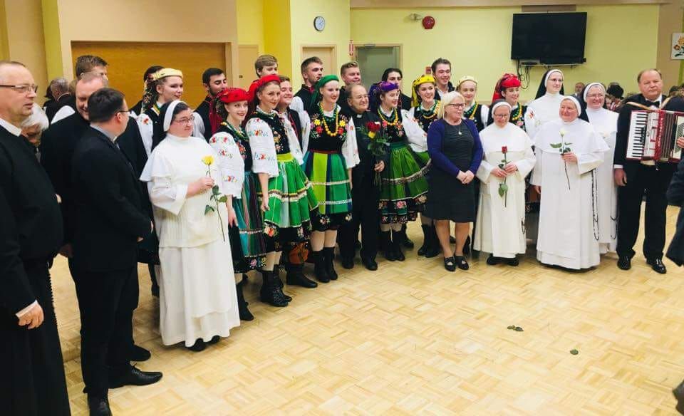 Wizyta o. Tadeusza Rydzyka w Kanadzie wzbudziła kontrowersje. 