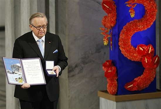 Martti Ahtisaari odebrał Pokojową Nagrodę Nobla