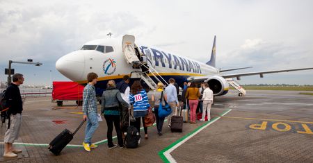 Ryanair wprowadza nowe zasady. Lepiej o tym pamiętać, bo bagaż zabiorą przy bramce