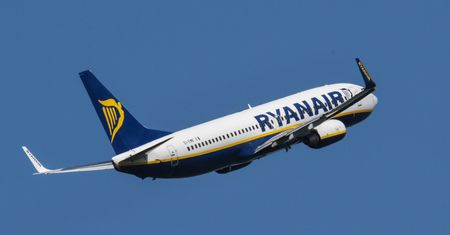 Ryanair likwiduje darmowy duży bagaż podręczny. Kolejne zmiany w tanich liniach lotniczych