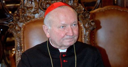 Kardynał Marian Jaworski trafił do szpitala w Krakowie