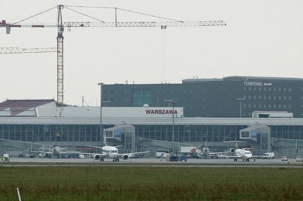 Boeing 777 awaryjnie lądował na Okęciu. Pasażerka zmarła