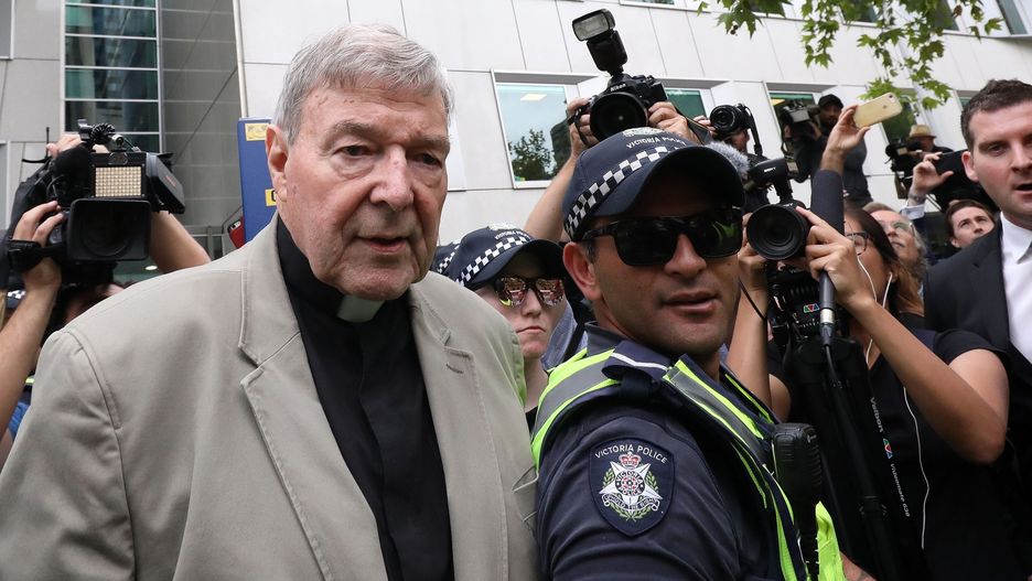Kardynał George Pell winny czynów pedofilskich. Byłemu współpracownikowi papieża Franciszka grozi kara 50 lat pozbawienia wolności.