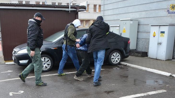 Policja zatrzymała podejrzanego w jego gdańskim mieszkaniu