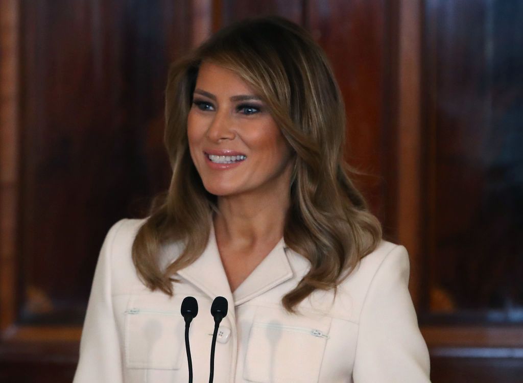 Melania Trump w spódnicy z motywem wężowej skóry. To hit tej wiosny
