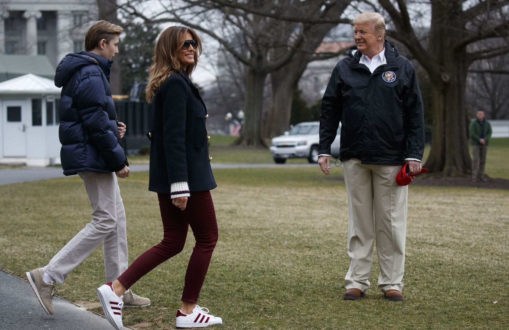 Barron, Melania i Donald Trumpowie 