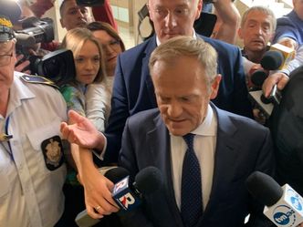 Donald Tusk przed komisją ds. VAT. Transmisja NA ŻYWO