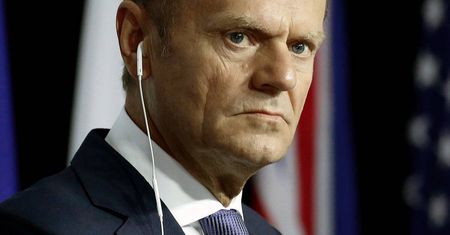 Donald Tusk zatrzymany przez policję. Były premier natychmiast przyznał się do winy. Otrzymał dotkliwą karę