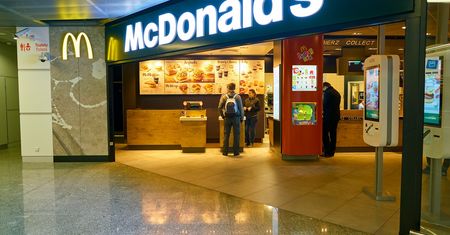 Koronawirus w Polsce. McDonald's przygotowuje się na spadek liczby klientów