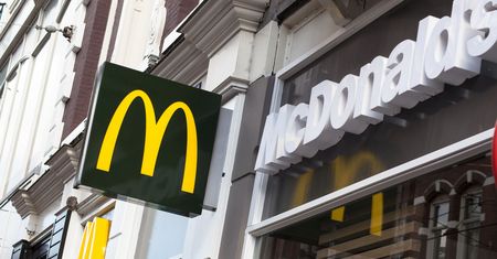 8-latek nauczył się prowadzić z YouTube'a. Zabrał siostrę do McDonalda