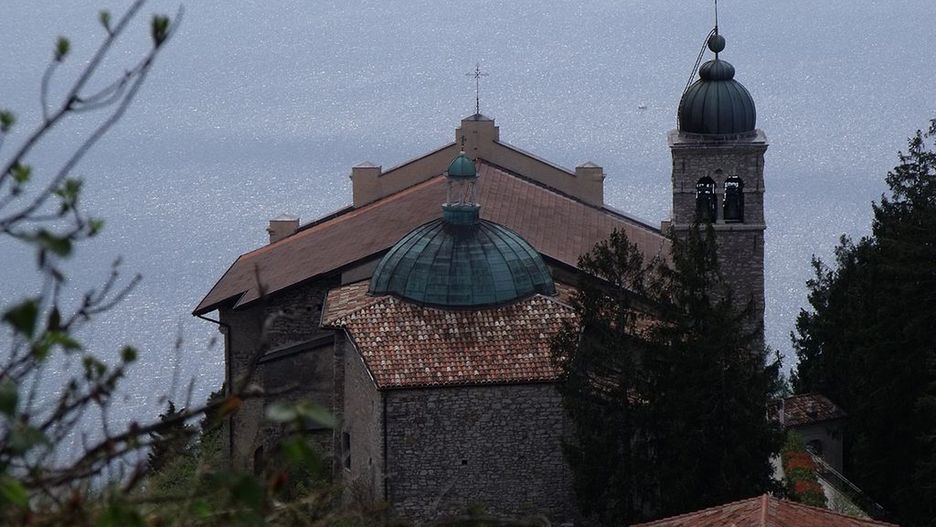 Złodzieje weszli do świątyni, udając turystów.