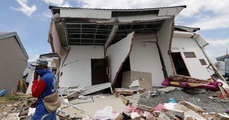 Indonezja: zginęło niemal 2 tys. osób, a 5 tys. nadal jest zaginionych. Mieszkańcom brakuje czystej wody