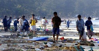 Około 28 tys. zabitych przez tsunami