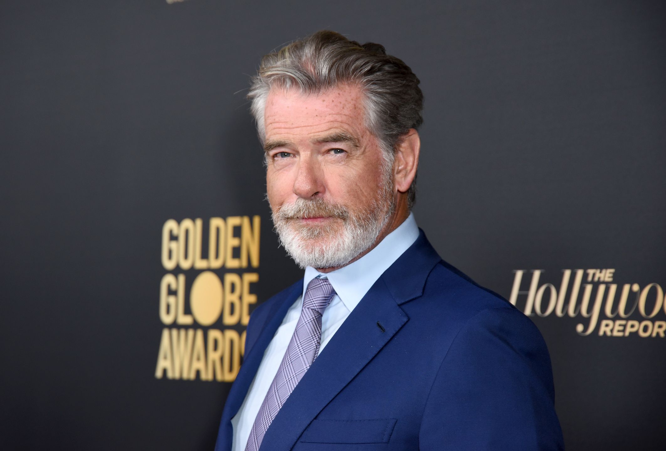 Pierce Brosnan pozuje z synami Dylanem i Parisem