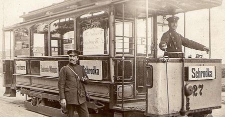 Media ostrzegały mieszkańców o ich prędkości: 126 lat temu na ulice Poznania wyjechały pierwsze tramwaje elektryczne
