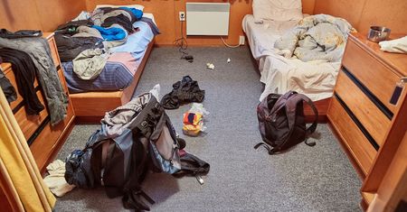 Próba gwałtu w poznańskim hostelu. Mężczyzna zaatakował w środku nocy