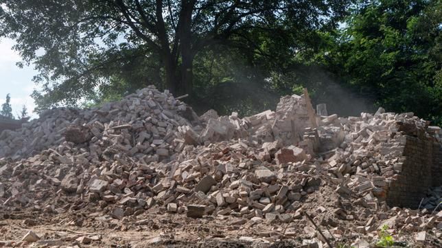 Wyburzanie kościoła św. Trójcy w Morasku