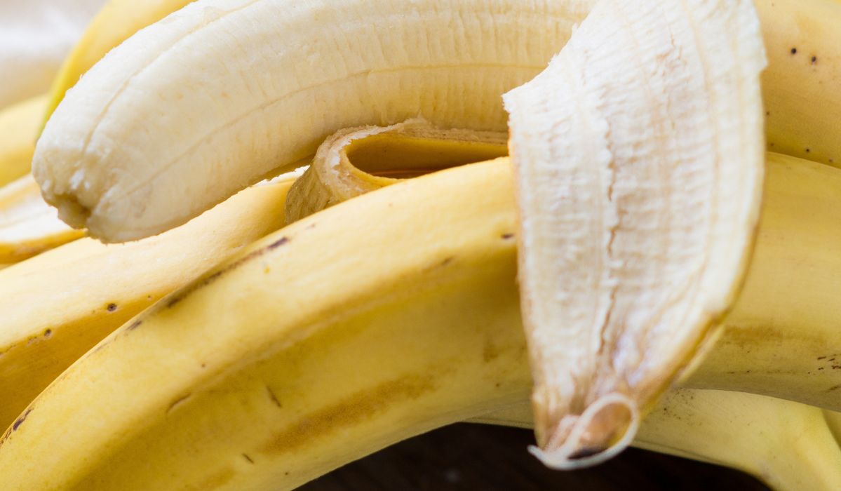 Lepiej nie pozbywaj się tej części bananów. Jej funkcja może cię zdziwić
