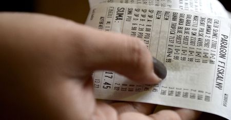 Podwyżka VAT-u. Ostry sprzeciw Polaków, nie chcą drogich napojów